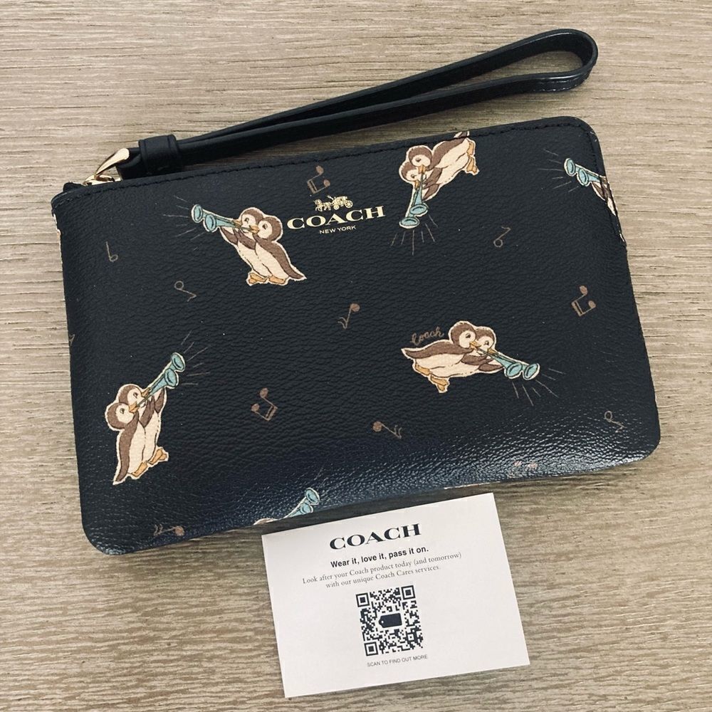 NWOT Coach Penguin Print Wristlet Wallet - Picture 7 of 7